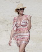 Синди Кроуфорд (Cindy Crawford) enjoying her christmas vacations in Los Cabos, Mexico on December 20, 2011 - 10хHQ 475da3218760626