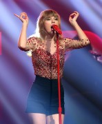 Тейлор Свифт (Taylor Swift) performs Onstage during KIIS FM's 2012, Live, 01.12.12 - 149xHQ 496cea223668996