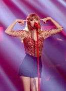 Тейлор Свифт (Taylor Swift) performs Onstage during KIIS FM's 2012, Live, 01.12.12 - 149xHQ 67aae9223669118