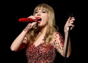 Тейлор Свифт (Taylor Swift) performs Onstage during KIIS FM's 2012, Live, 01.12.12 - 149xHQ 60a7df223675894