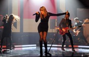 Тейлор Свифт (Taylor Swift) 2013-02-21 performs on the Graham Norton Show in London - 7хHQ 07c7e5243599527