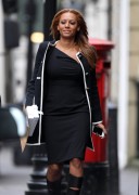 Мелани Браун (Melanie Brown) 2013-02-06 out and about in London (45xНQ) 08e86b245011644