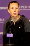 Виктория Азаренко - Press Conference during Sony Open at Crandon Park Tennis Center in Key Biscayne,22.03.13 (4xHQ) Ffc8a4247601237