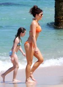 Кейт Бекинсейл (Kate Beckinsale) beach in Cabo, Mexico (17xHQ) 4d45ef279633408