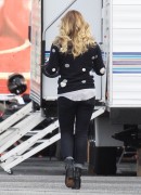 Хилари Дафф (Hilary Duff) Spoted on set (29.01.2013) - 13xHQ B60836280078347