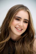 Лили Коллинз (Lily Collins) Priest press conference (Beverly Hills, May 1, 2011) 73e630281245501
