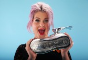 Келли Осборн (Kelly Osbourne) Poses for Portraits at the DoSomething.org and VH1's 2013 Do Something Awards at Avalon in Hollywood, CA - July 31, 2013 (20xHQ) Dfe293282877223