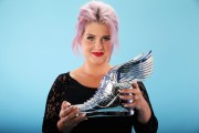 Келли Осборн (Kelly Osbourne) Poses for Portraits at the DoSomething.org and VH1's 2013 Do Something Awards at Avalon in Hollywood, CA - July 31, 2013 (20xHQ) E73331282877224