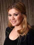 Келли Кларксон (Kelly Clarkson) posing for Matt Sayles portraits in Los Angeles - Nov. 5, 2012 (9xHQ) 4716ae282949240