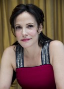 Мэри-Луиз Паркер (Mary-Louise Parker) 'Red 2' press conference (Mandarin Oriental Hotel, 22.06.2013) 9a51ff282950485