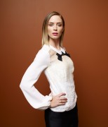 Эмили Блант (Emily Blunt) Guess Studio Portrait's during 2012 TIFF for 'Arthur Newman' by Matt Carr - Sept. 10,2012 (23xHQ) 943bcd283362849
