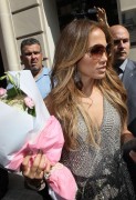 Дженнифер Лопез (Jennifer Lopez) Leaving Her Paris Hotel 2011 (7xHQ) D7962a284268453