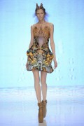 Alexander McQueen - Paris SS10 Fashion Show - 260xHQ B6d279285396111