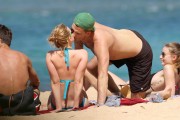 Скарлетт Йоханссон (Scarlett Johansson) Hawaii 10.02.2012 (67xHQ) 4382f5285942402