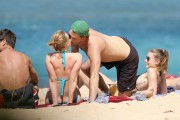 Скарлетт Йоханссон (Scarlett Johansson) Hawaii 10.02.2012 (67xHQ) 91d38e285942594