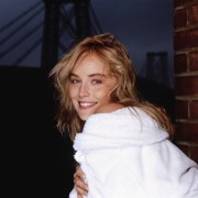 Sharon Stone - Страница 2 610d9e286390364