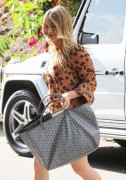 Хилари Дафф (Hilary Duff) out and about candids in Los Angeles, 29.10.2013 - 22xHQ Bd9630288336754