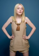 Дакота Фаннинг (Dakota Fanning) на фотосессии для фильма «Последний из Робин Гудов» («The Last of Robin Hood») во время кинофестиваля в Торонто («Toronto International Film Festival») (7xHQ) 992a29288489794