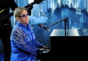 Элтон Джон (Elton John) 65th Annual Primetime Emmy Awards held at Nokia Theatre L.A. Live, Los Angeles - Show,22.09.13 - 24xHQ Da64ed290799795