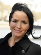 Andrea Corr - Страница 2 3e65f0293616899