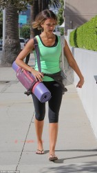 [LQ tag] Jessica Alba - at yoga class in LA 4/4/15