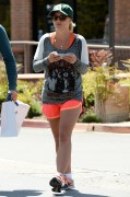 Бритни Спирс (Britney Spears) Goes shopping in Thousand Oaks, 08.04.2015 (38xHQ) 652694402814455