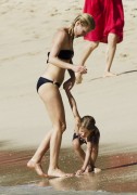 Гвинет Пэлтроу (Gwyneth Paltrow) Bikini on a beach in Barbados, 20.02.2011 (28xHQ) 944fe7402827663