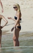 Гвинет Пэлтроу (Gwyneth Paltrow) Bikini on a beach in Barbados, 20.02.2011 (28xHQ) Fc0ba9402827381