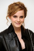 Эмма Уотсон (Emma Watson) Chanel Fashion Show Portraits - 5xHQ 6cf1e6402843779