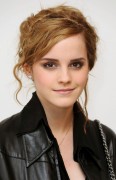 Эмма Уотсон (Emma Watson) Chanel Fashion Show Portraits - 5xHQ 95ce26402843769