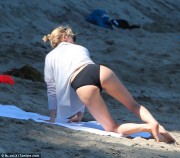[LQ tag] Charlize Theron - on the beach in Malibu 4/12/15