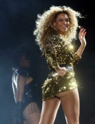 Бейонсе (Beyonce) performing at Glastonbury, 26.06.2011 (134xHQ) 47ea54404113754