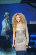 Бейонсе (Beyonce) Performing on X-Factor France (June 28 2011) (53хHQ) 9ab27b404113437