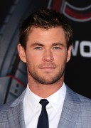 Крис Хемсворт (Chris Hemsworth) 'Avengers Age Of Ultron' Premiere, Dolby Theater, Hollywood, 2015 (105xHQ) 26c7dd404127691