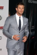 Крис Хемсворт (Chris Hemsworth) 'Avengers Age Of Ultron' Premiere, Dolby Theater, Hollywood, 2015 (105xHQ) 8a6e8c404127850