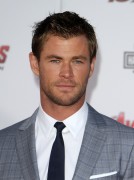 Крис Хемсворт (Chris Hemsworth) 'Avengers Age Of Ultron' Premiere, Dolby Theater, Hollywood, 2015 (105xHQ) B33709404127857