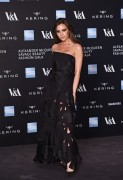 Victoria Beckham - Страница 8 88b723406435506