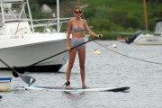 Тейлор Свифт (Taylor Swift) Paddleboarding in Westerly, Rhode Island, 28.07.2013 (29xHQ) 131c70406655796