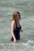 Тейлор Свифт (Taylor Swift) On a beach, Maui, 1.21.2015 (95xHQ) 21a5a0406655481