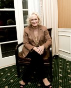 Гленн Клоуз (Glenn Close) "Albert Nobbs" press conference (Hollywood, 05.10.2011) 8bff77408358719