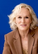 Гленн Клоуз (Glenn Close) "Albert Nobbs" press conference (Hollywood, 05.10.2011) B59ee8408358680