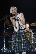Гвен Стефани (Gwen Stefani) Rock in Rio Day 1 in Las Vegas 08.05.15 Ebe4bd408654859
